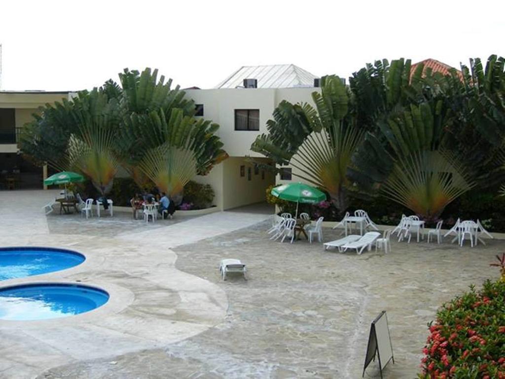 Hotel Las Caobas San Francisco de Macorís Exterior foto